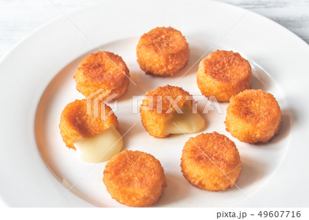 Camembert nuggets 49607716
