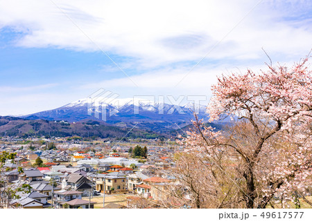 春の白石市街から蔵王を望む 49617577