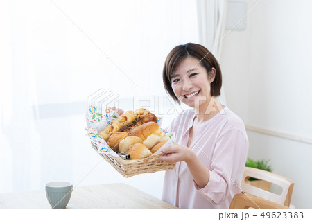 ライフスタイル パン好き女子 ライフスタイル パン好き女子 49623383