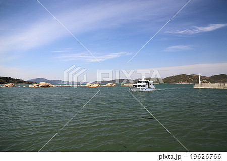 宝伝港から犬島への連絡船  【岡山市・瀬戸内海】 49626766