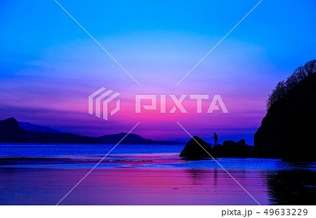 夕景の釣り人 49633229