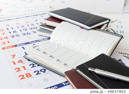 カレンダー　手帳　暦　年　予定　紙カレンダー　粗品 49637803