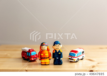 消防士　救急車　消防車 49647695