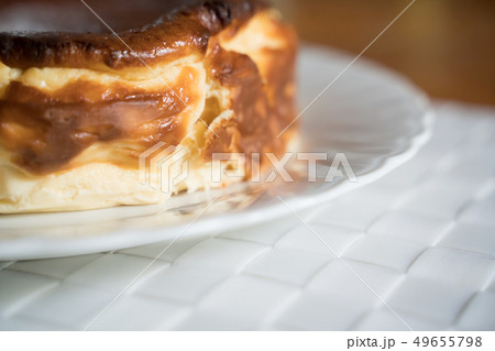バスク風チーズケーキ バスク風チーズケーキ 49655798