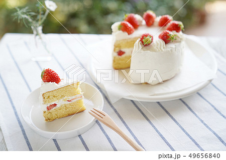 イチゴのショートケーキ 49656840