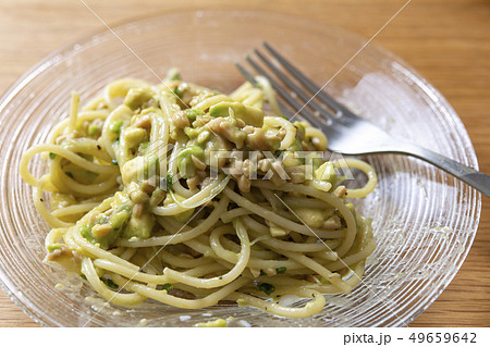 アボカドとひきわり納豆のパスタ アボカドとひきわり納豆のパスタ 49659642