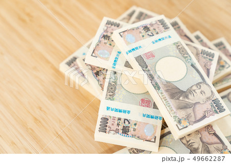 お金　大金　札束　副業　本職　金融　一万円札　1万円札　壱萬円札　日本円　100万円　百万円 49662287