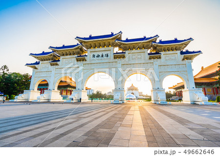Beautiful architecture building and landmark chiang kai-shek memorial hall in taipei city 49662646