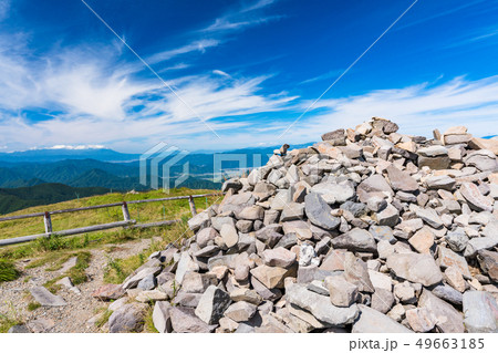 《長野県》美ヶ原高原・牛伏山の積石 《長野県》美ヶ原高原・牛伏山の積石 49663185