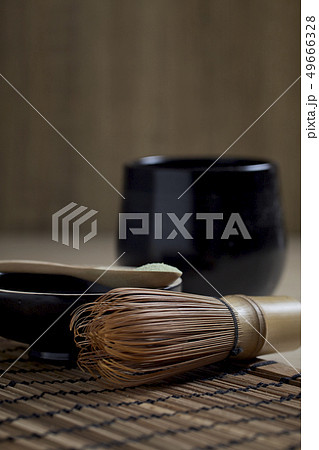 organic matcha green tea on wooden 49666328