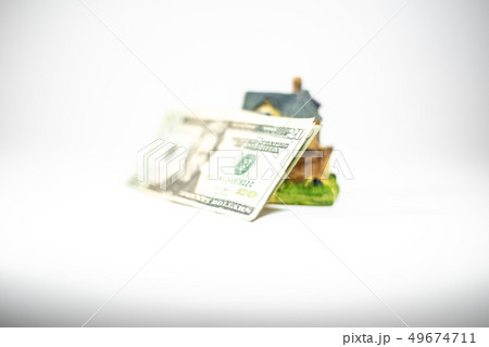 Buying a house with cash money Buying a house with cash money 49674711