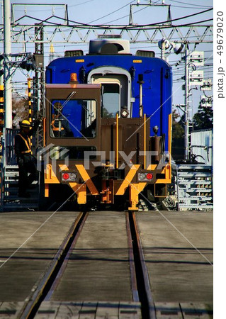 客車列車の編成組換えをする移動機 49679020