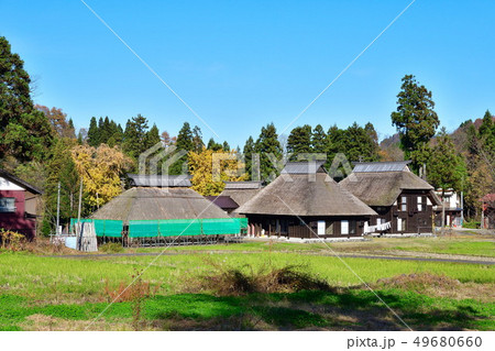秋の高柳荻ノ島環状集落（新潟県） 49680660