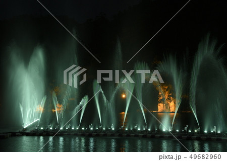 噴水 間欠泉 ガイザー 49682960