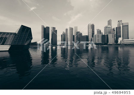 Singapore skyline 49694955