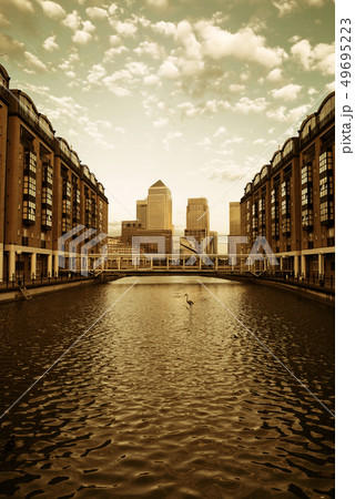 London Canary Wharf London Canary Wharf 49695223