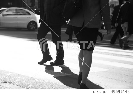 朝の通勤シーンの写真 朝の通勤シーンの写真 49699542