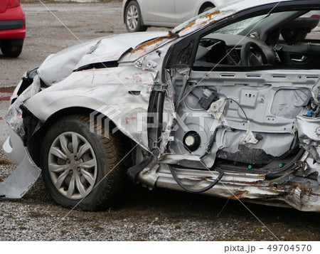 crashed Hyundai Solaris 49704570
