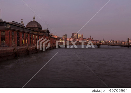 City panorama view of Hamburg, Germany 49706964