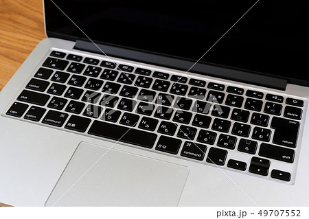 Macのノートパソコン 49707552