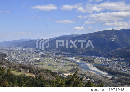 箸蔵山から見た徳島県三好市周辺と吉野川 箸蔵山から見た徳島県三好市周辺と吉野川 49719484