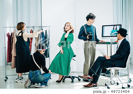 クリエイティブ　撮影風景 49723404