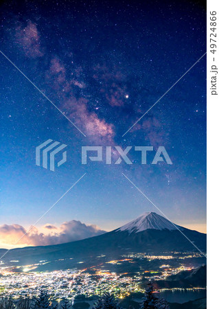 《絶景》富士山と天の川 49724866