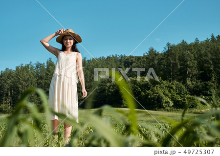 女性　北海道　旅行 49725307