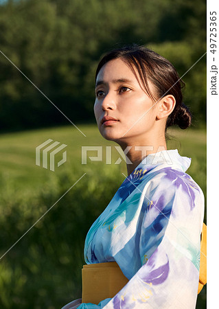 女性 夏 浴衣 女性 夏 浴衣 49725365
