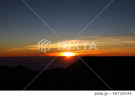 ハワイ マウイ島 ハレアカラ サンライズ  Maui Haleakala Sunrise ハワイ マウイ島 ハレアカラ サンライズ  Maui Haleakala Sunrise 49726544