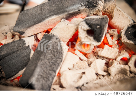 炭火　焚き火のイメージ　アウトドア　 49726647