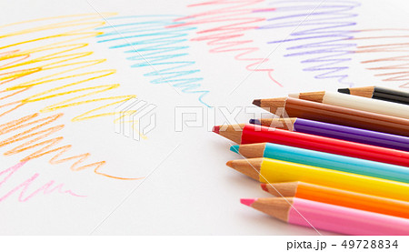 色鉛筆の書き味　書き心地　カラフル 49728834