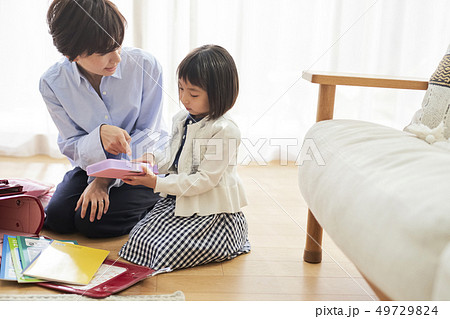 親子　ライフスタイル　入学 49729824