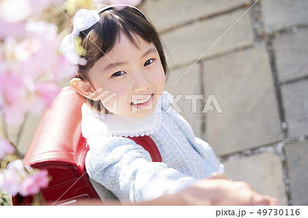 子供　女の子　入学 49730116