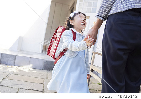 親子　小学生　入学 49730145