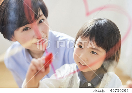 親子　ライフスタイル　らくがき 49730292