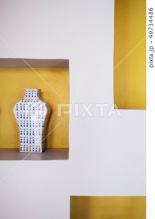 Antique Blue and white Chinaware flower vase, Antique Blue and white Chinaware flower vase, 49734486