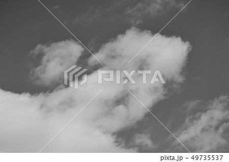 もくもく涌き雲 天候急変 涌きだした白い雲 もくもく涌き雲 天候急変 涌きだした白い雲 49735537