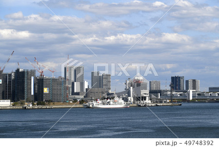 日本の東京都市景観  建設中の選手村 49748392