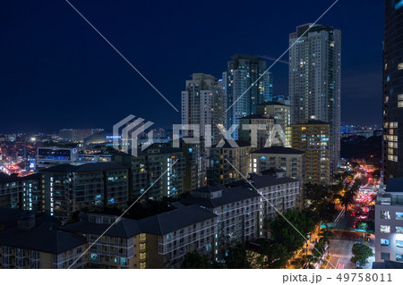 フィリピン・マニラ BGC 都市風景 夜景 49758011
