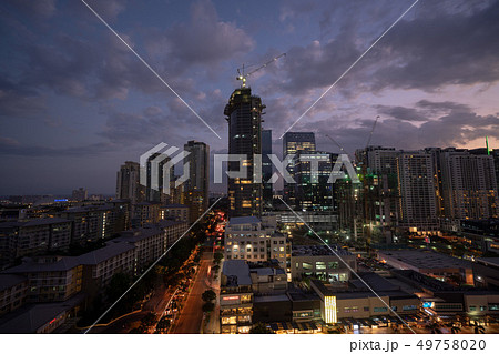 フィリピン・マニラ BGC 都市風景 夜景 49758020