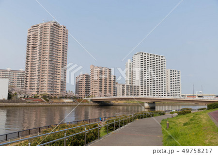 東京のマンション街 49758217