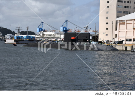 横須賀に停泊中の潜水艦 49758533