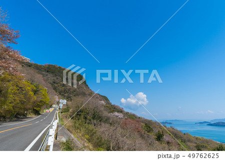 春の屋島スカイウェイと瀬戸内海 香川県高松市 春の屋島スカイウェイと瀬戸内海 香川県高松市 49762625