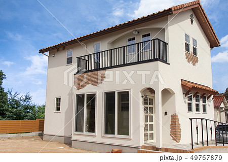 建物_新築住宅と空 建物_新築住宅と空 49767879