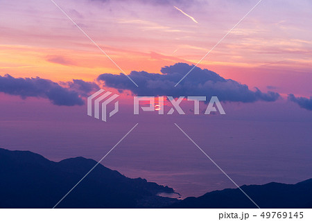 富士山と江の島の夕日コラボレーション(湘南 大崎公園) 富士山と江の島の夕日コラボレーション(湘南 大崎公園) 49769145