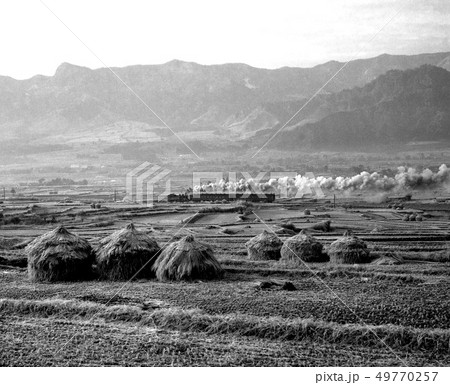 SL風景 遠景写真 モノクロ SL風景 遠景写真 モノクロ 49770257
