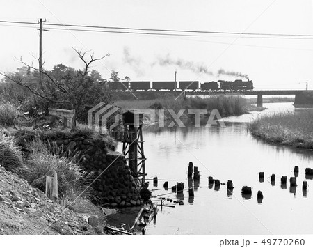 SL風景 遠景写真 モノクロ SL風景 遠景写真 モノクロ 49770260