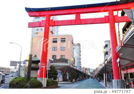 静岡浅間神社参道入口の大鳥居 49771787