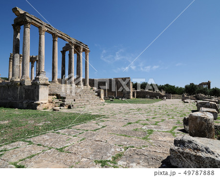 チュニジア・ドゥッガ遺跡 / Roman Ruins of Dougga, Tunisia 49787888